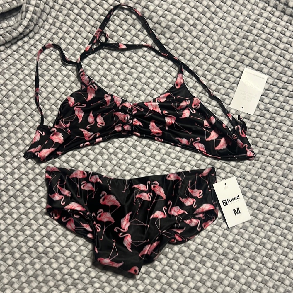 Fused Hawaii 🦩 bikini 👙